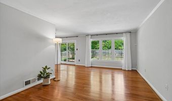 3831 N VERNON St N, Arlington, VA 22207