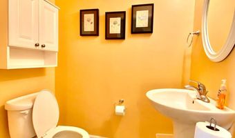 8 COMMONWEALTH Ave, Claymont, DE 19703