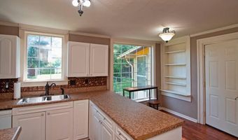 162 Monroe St, Alderson, WV 24910
