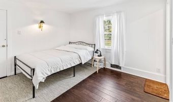 91 Hedges Ln, Amagansett, NY 11937