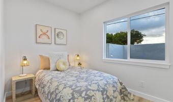 889 Akumu St, Kailua, HI 96734