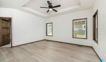 2413 E Tinley St, Brandon, SD 57005