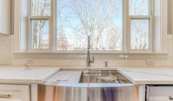 472 Muller Ave, Bayville, NJ 08721