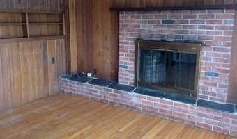 102 Riverview Ave, Branford, CT 06405
