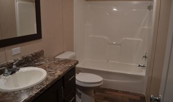 214 Lakepoint Rd, Alford, FL 32420