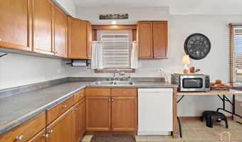 1228 S HADDOW Ave, Arlington Heights, IL 60005