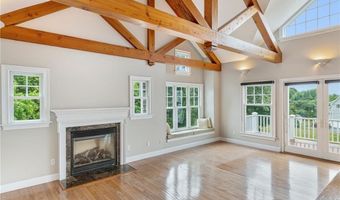 21 Bonnet View Dr, Jamestown, RI 02835