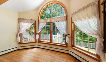 60 Boulder Dr, Auburn, ME 04210
