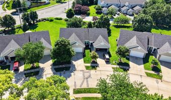812 Whispering Village Cir, Ballwin, MO 63021