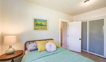 221 Lincolnville Ave, Belfast, ME 04915