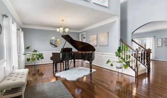 10 Gina Dr, Allentown, NJ 08501