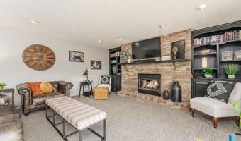 408 N Oak Ridge Rd, Brandon, SD 57005