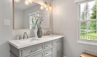 500 36th St NW, Austin, MN 55912