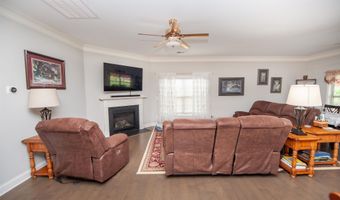 921 Deepwood Ct, Boiling Springs, SC 29316