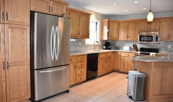 9 Strawberry Ln, Barre, VT 05641