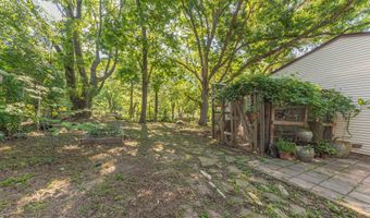 275 Highlake Ave, Ann Arbor, MI 48103