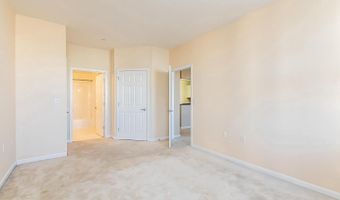 23 PIERSIDE Dr 229, Baltimore, MD 21230