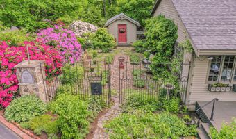 48 Old Searsport Ave, Belfast, ME 04915