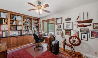 409 Mayfair Dr, Ballwin, MO 63011