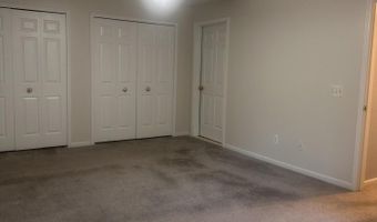2822 S Knightsbridge Cir, Ann Arbor, MI 48105