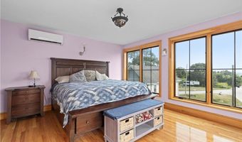 388 Sea View Dr, Warwick, RI 02889