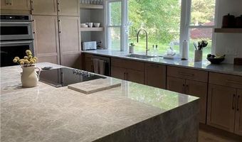 2260 Nottingham Rd, Allentown, PA 18103