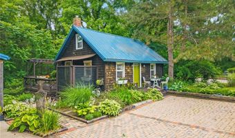 619 Portage Lakes Dr, Akron, OH 44319
