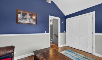 108 N Main St, Algonquin, IL 60102