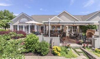 7386 Lake Lakota Pl, Indianapolis, IN 46217