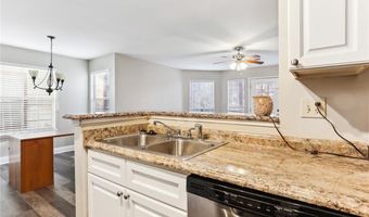 914 Wentworth Ct, Alpharetta, GA 30022