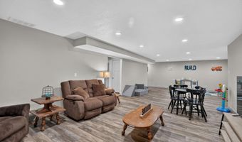 1027 Pinewood Ave, Chubbuck, ID 83202