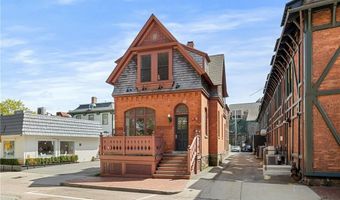 3 Memorial Blvd, Newport, RI 02840