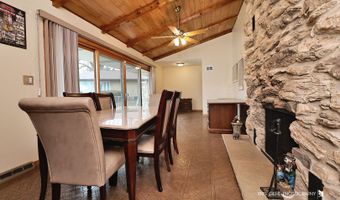 20 W371 Diversey Ave, Addison, IL 60101