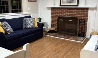 93 E Huntress Pond Rd, Barnstead, NH 03225