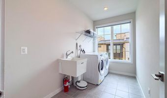 22391 CLAUDE MOORE Dr, Ashburn, VA 20148