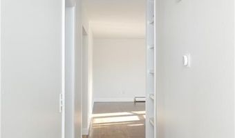 11 Granada Ter, Middletown, RI 02842