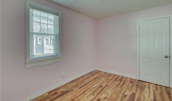 33 Spruce Ln, Bristol, RI 02809