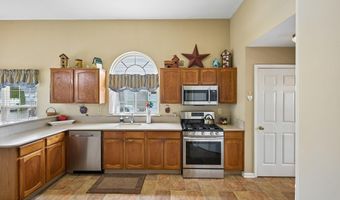 18 Peaksail Dr, Bayville, NJ 08721