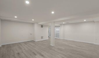 8815 TUCKERMAN Ln, Potomac, MD 20854