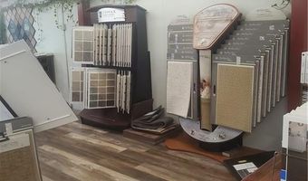 636 N Main St, Ottawa, KS 66067