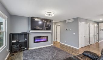 2202 Barry Dr, Adel, IA 50003