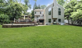 156 Magnolia Ln, Middletown, NJ 07748