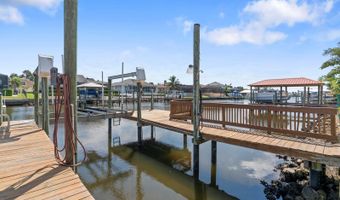 830 GOLF ISLAND Dr, Apollo Beach, FL 33572
