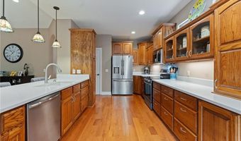 18 Yarmouth Dr, Bella Vista, AR 72715