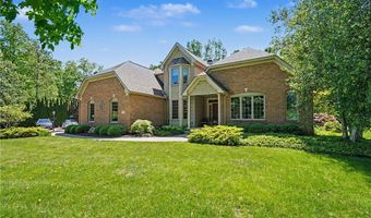 1250 Woodsview Dr, Akron, OH 44313