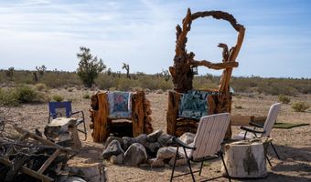 7190 E Red Barrel Rd, Yucca, AZ 86438