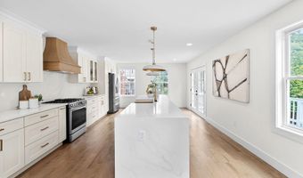 1805 S POLLARD St, Arlington, VA 22204