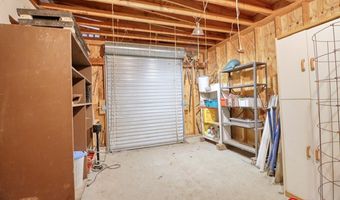 17200 Pella Rd, Adams, NE 68301