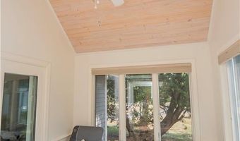 318 Corey Ln 318, Middletown, RI 02842