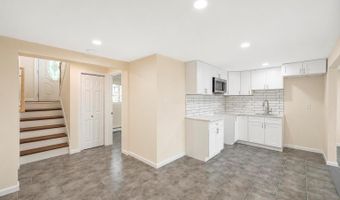 41 Madison Ave, Amityville, NY 11701